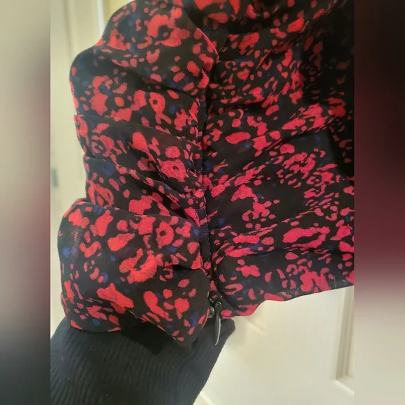 Dynamite Floral Black and Red and Blue Women's Top - Picture 5 of 7